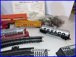 Vintage Tyco Box Car Trains Ho Scale Plus Tyco Power Pack & Tracks Lot Mint