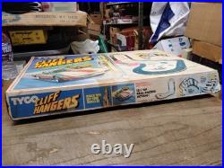 Vtg TYCO Cliff Hangers No 6208 HO Slot Car Race Set Cars Track Controllers withBox