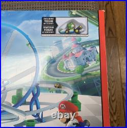 World Of Nintendo Mario Kart Infinity Loop Motorized Track Set withExclusive Yoshi