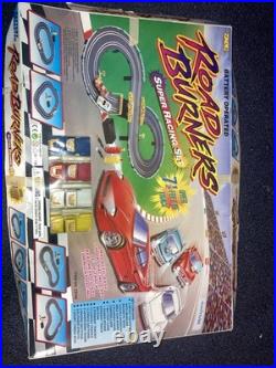 Zinoki Road Burners Super Racing Set 7&1/2 Ft Track Slot Car Set With 2 Cars